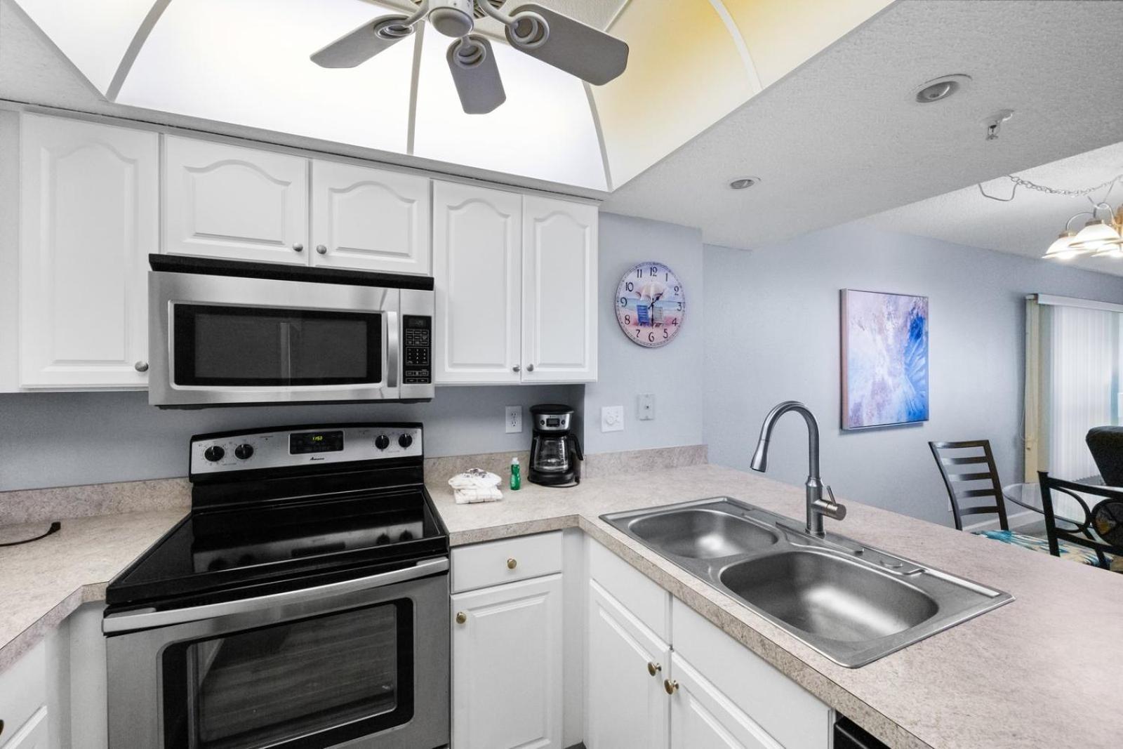 201 Sandy Shores Condos St. Pete Beach Exterior photo